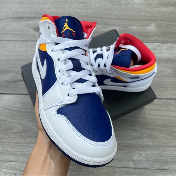 Air Jordan 1 mid New in Box - Picture 3 of 9